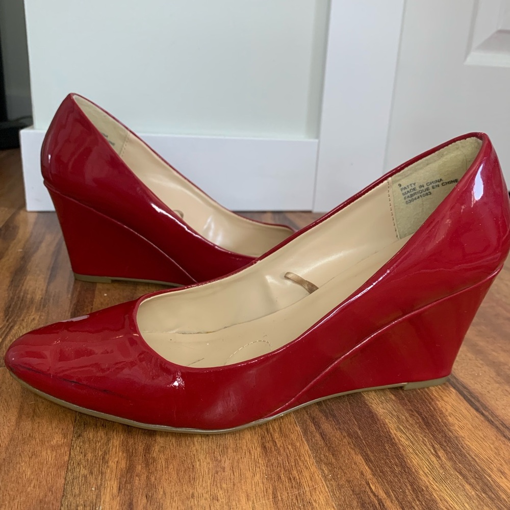 ❤️Red Wedge Heels 9